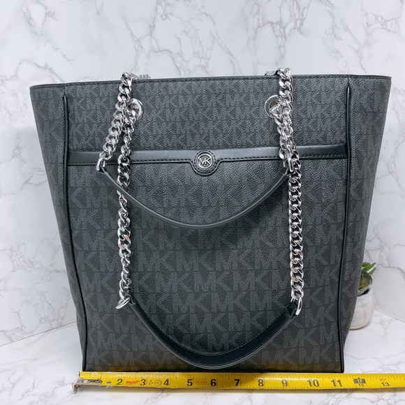 Michael Kors Blaire chain tote - Picture 2 of 10